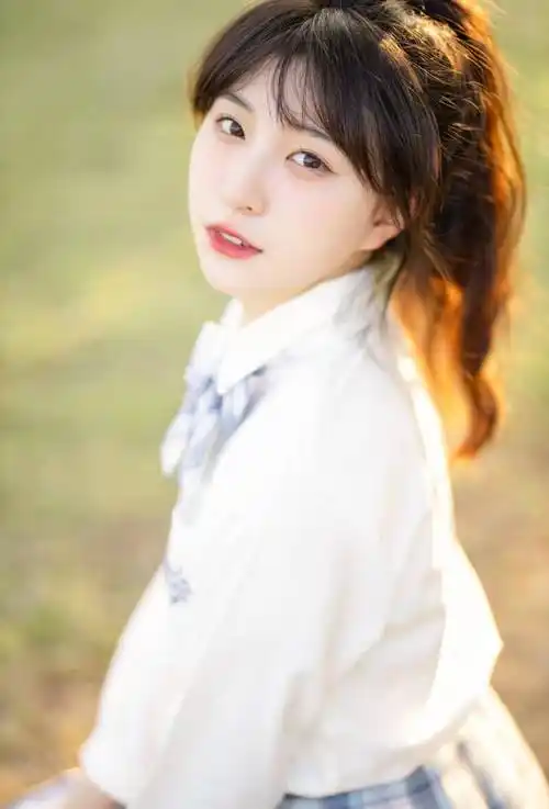 原创简约又自然大方的拍照姿势单人照这么拍照片真的很美