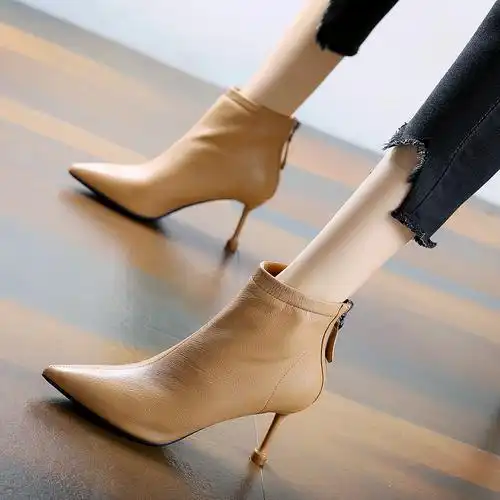 韩版简约尖头后拉链通勤职业高跟短靴21秋冬新款细跟米色马丁靴女