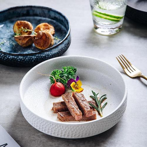 创意盘子陶瓷家用锤目纹深盘意面盘磨砂浅口碗西餐摆盘水果盘个性