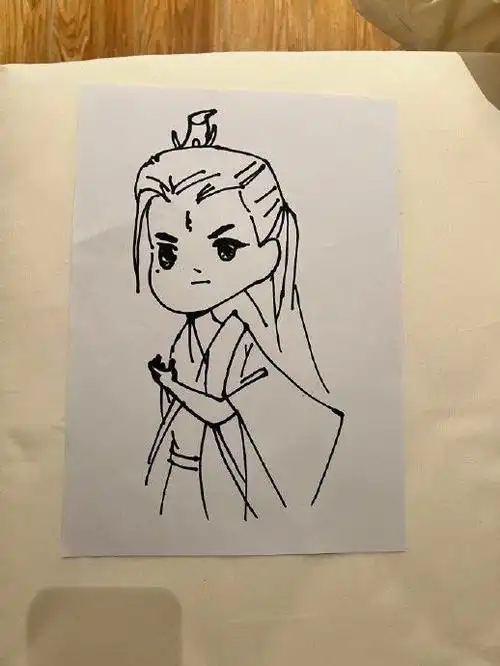 龚俊东方月初简笔画,咱就说俊子的画功,确实还是长得帅一点