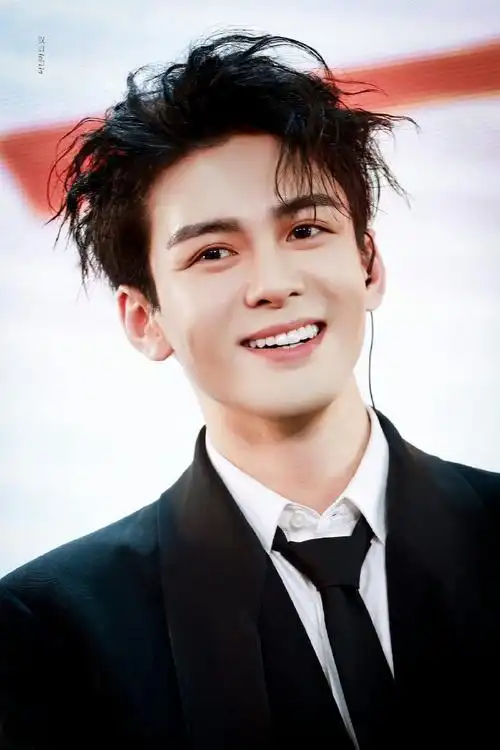 还是个爱吐舌的可爱小98@曾舜晞joseph#曾舜晞孤舟#zsx#曾舜晞顾易