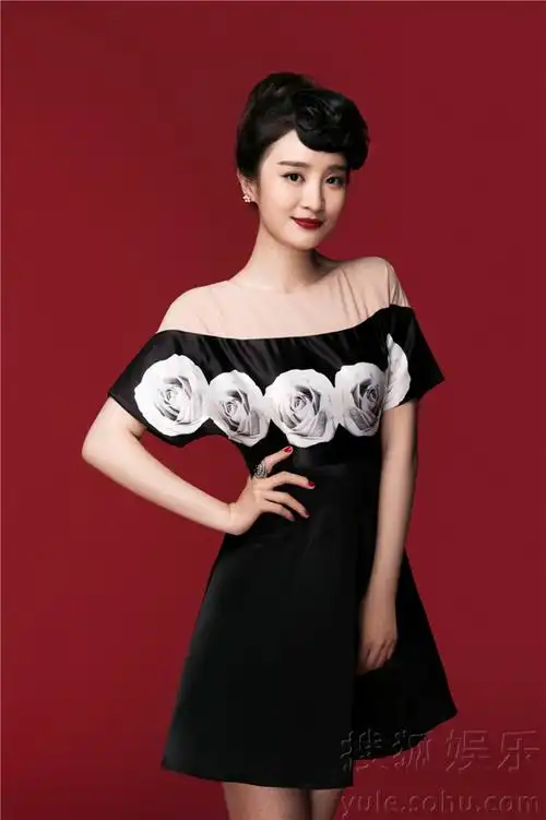 【林好曝祖新写男真 高冷留范演绎初夏复古】