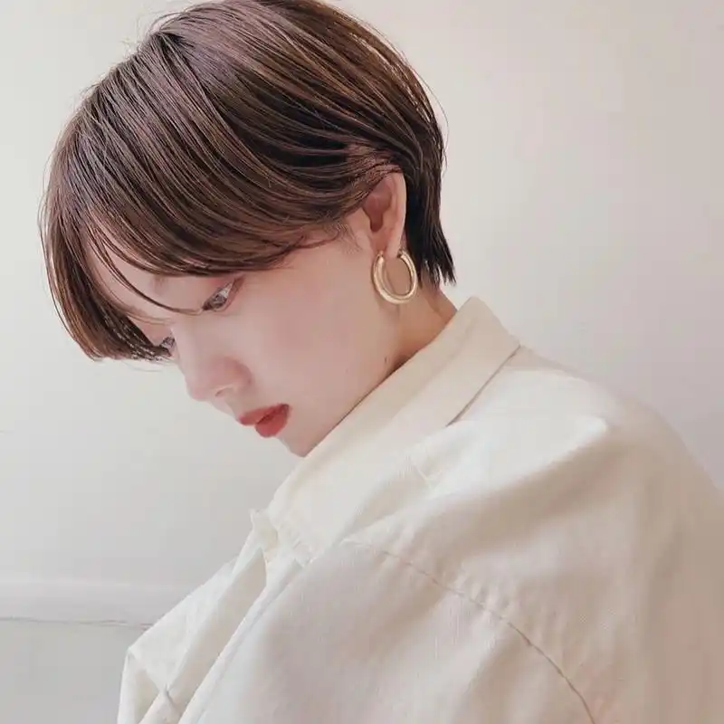 折耳短发 初恋短发 高俊熙短发 这款短发,给人的第一感觉就是甜美