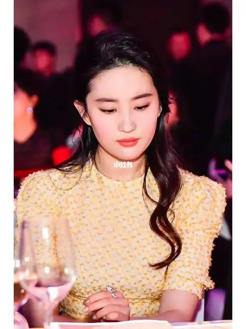 刘亦菲微博之夜的造型就按照这些来吧!