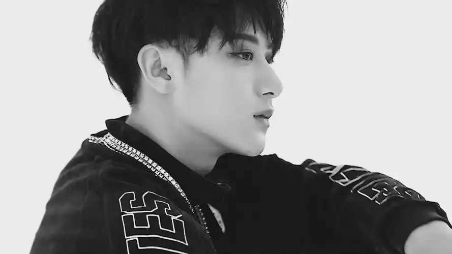 活捉一只"侧颜杀"的黄子韬,这样的的wuli滔滔黑粉都要转粉了!