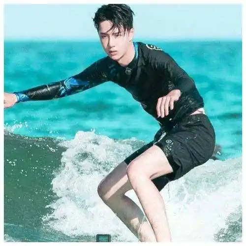 王一博与韩东君身材大揭秘,两人竟然相差惊人30斤?_人生_样子_冲浪