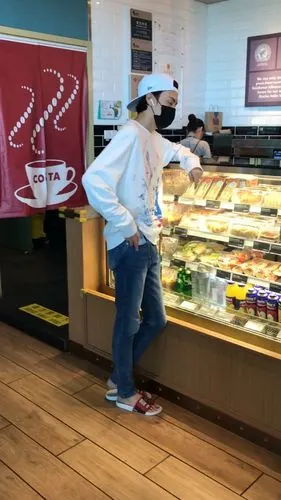 paperplane丨毕雯珺