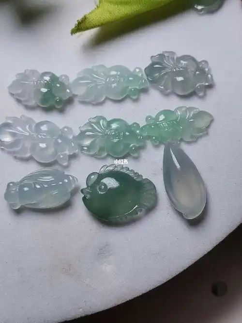 翡翠小精品挂件吊坠