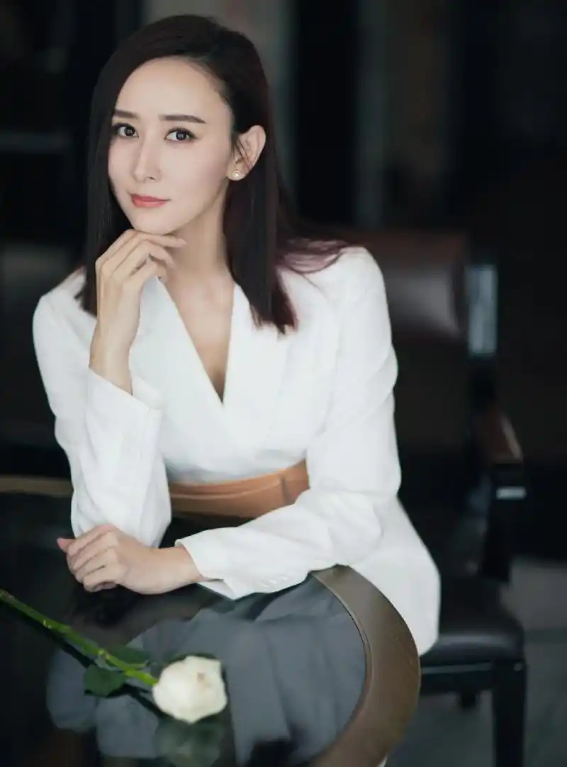 胡静  - 305478顺其自然2278 - 抖音