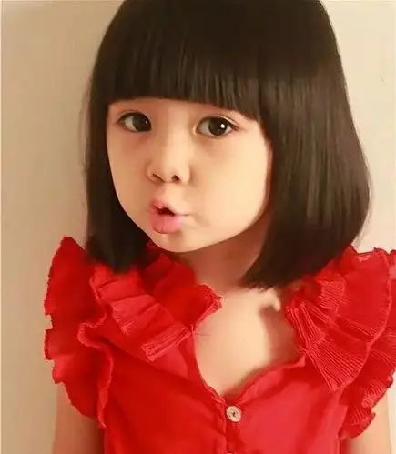 我的天呐!这有一大波画风迥异的童年照