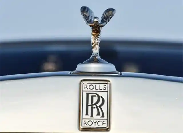 派神超跑盘点十大豪车车标其中红旗排在第五名