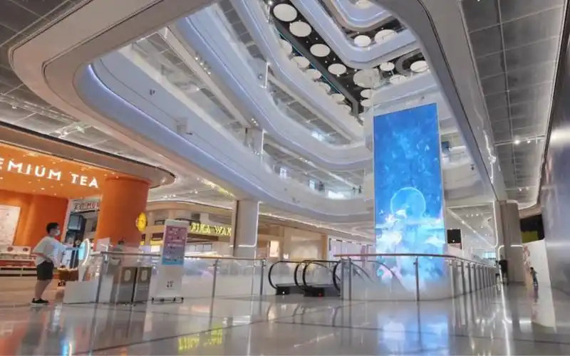 商场中庭以led显示屏的设计,加上回环互动装置!