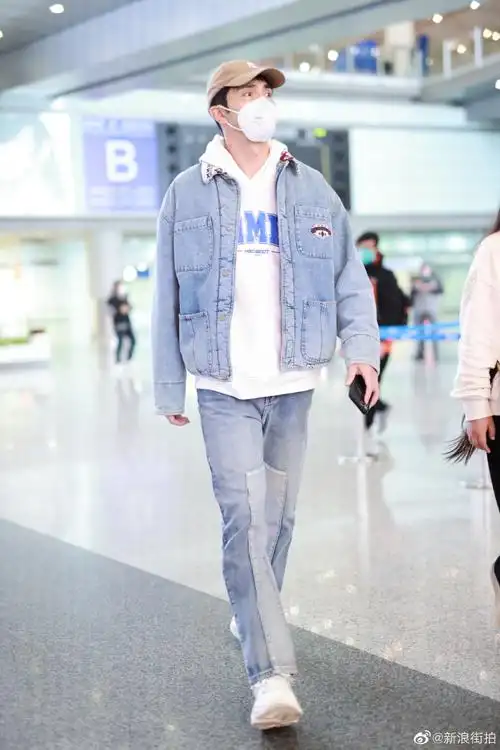 高伟光超话#街拍时刻#2023/1/8@深情的高伟光最新机场街拍