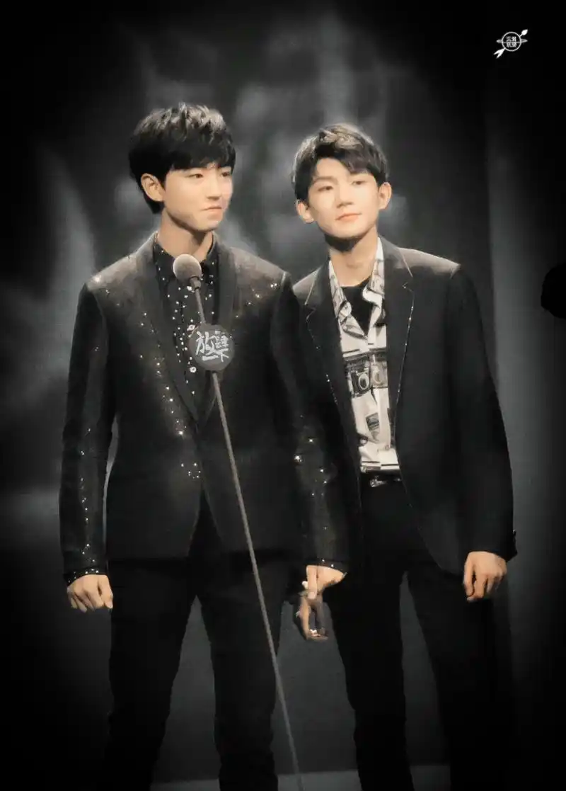 tfboys成员王源,王俊凯相继去当五月天演唱会嘉宾,凯源cp又发糖了,你