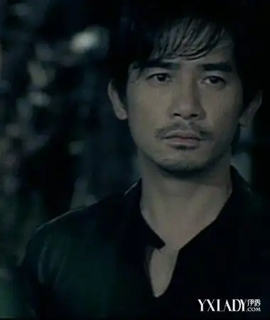 【图】欣赏梁朝伟无间道回头图片 帅气回头一笑魅力满分