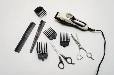 造型师和理发师头发切割微调工具包照片