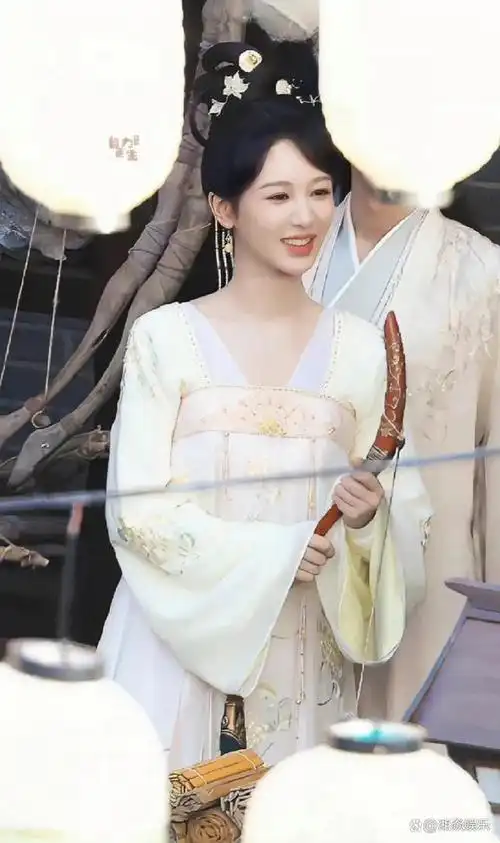 杨紫新剧《长相思》即将来袭,主角团颜值不高,古装造型引热议