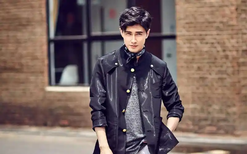 原创高伟光宠粉无极限社交平台连发35条动态引发热议