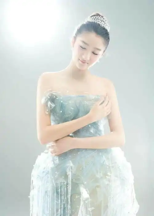 关晓彤透视装上节目,胸衣若隐若现了_手机搜狐网