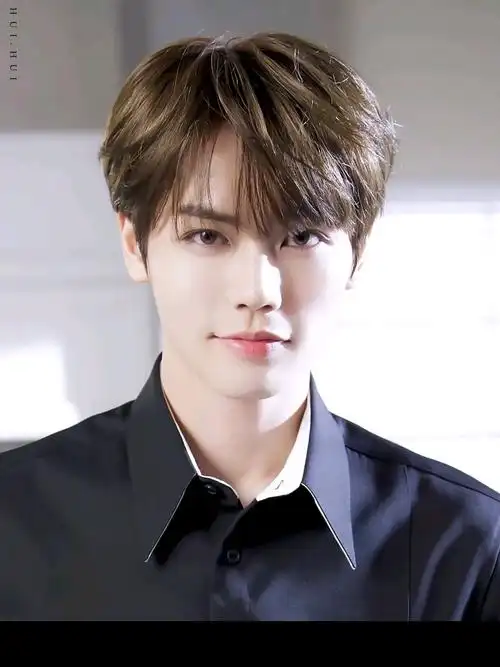 林彦俊韩国版证件照