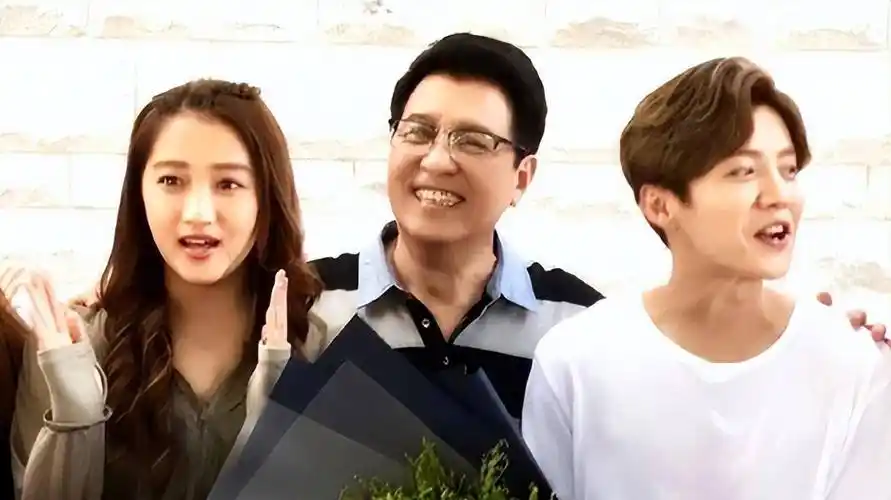 原创鹿晗父亲身份曝光友人透露晓彤爸着急催婚男方却不着急