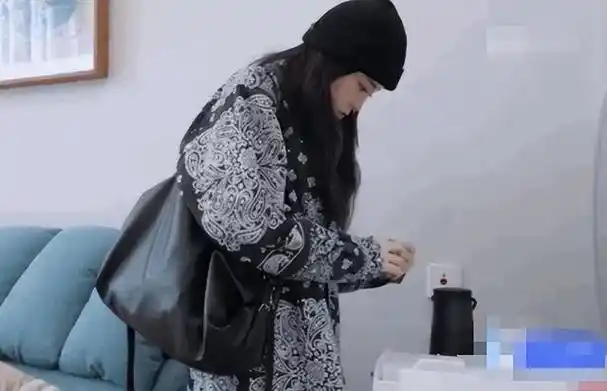 表面单纯无邪背地却爱耍小心机,细数娱乐圈3位"心机女"的操作