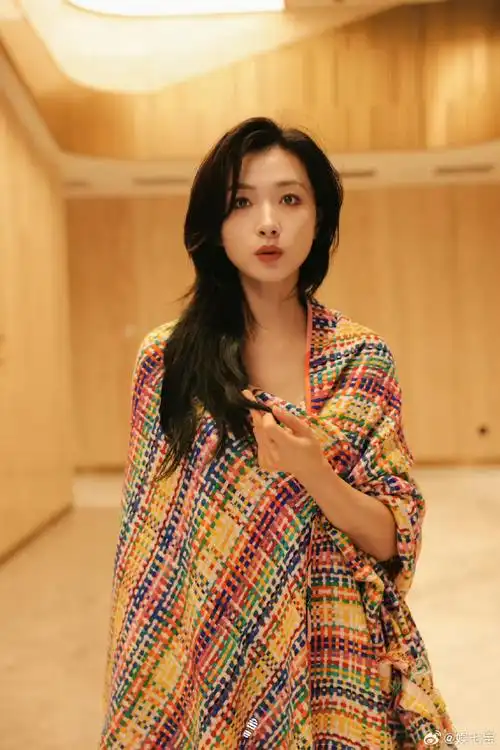 万茜最新状态#万茜真的太美了,像极了下凡的仙女