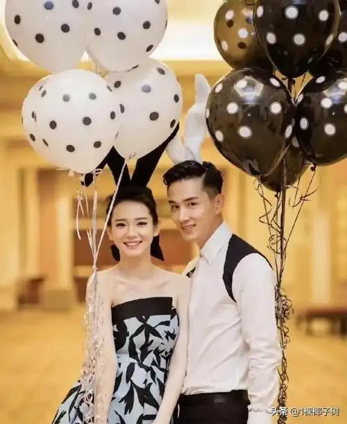 戚薇和李承铉的婚纱照,2014年的结婚照 ,现在看依然不过时_网易订阅