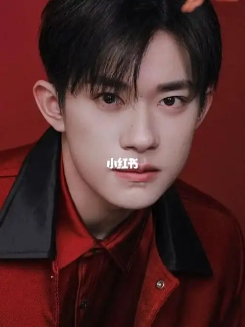 千玺绝美壁纸73_壁纸_易烊千玺_爱豆安利_素材_壁纸