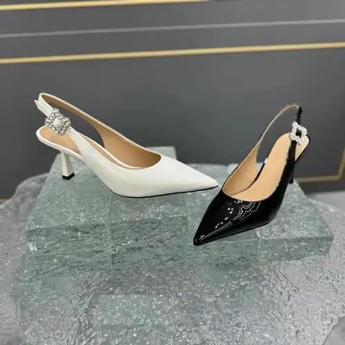 优斯蔓女鞋24春夏新品牛漆皮时尚钻扣尖头浅口气质细高跟后空凉鞋