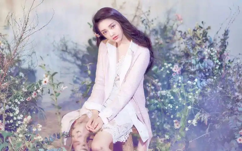 美人鱼林允唯美写真高清桌面壁纸图片下载