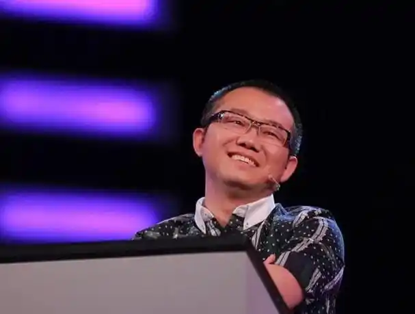 一位网友突然在飞机上认出了涂磊.