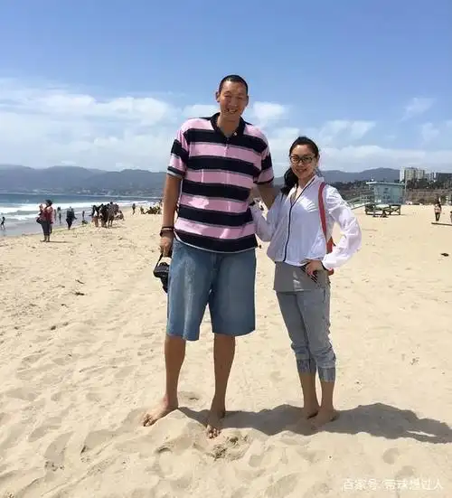 当我们提到身高,很多人都会想到姚明,这位中国篮球巨星以他的2.