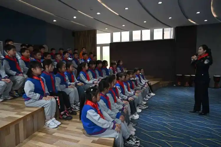 070勇敢者行动快乐成长法治相伴争做零欺凌小勇士济南育秀中学小学部