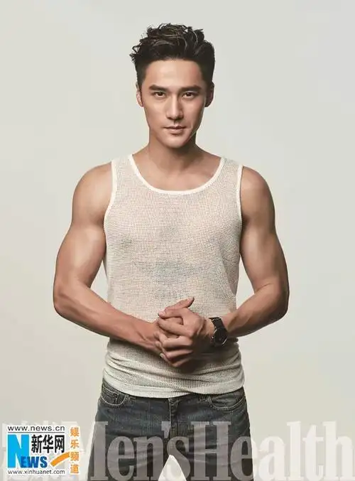 蒋劲夫再登杂志封面光影之间眉目迷离