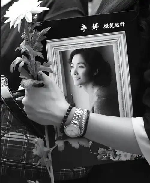 回顾《白眉大侠》:演员境况差距大,女主离世,男配成一线明星