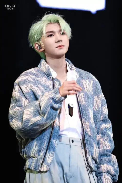 本人就是有些恋爱脑的95"小汤圆喜欢白衬衫""好""真的好久不见呀"