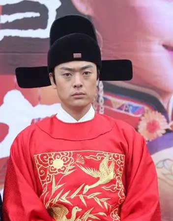 张桐剧照新浪娱乐讯 11月10日晚,备受公众关注的28集古装民族历史剧