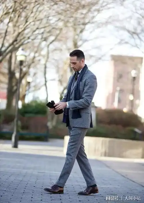 秋冬季男士西装如何搭配欧美型男街拍