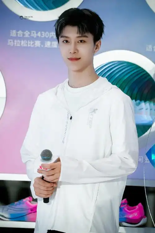 范丞丞 特步##范丞丞特步品牌代言人