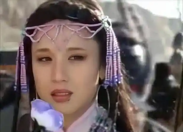 最美容妃李建群:与名导同居27年不结婚,无名无份真的值得吗?