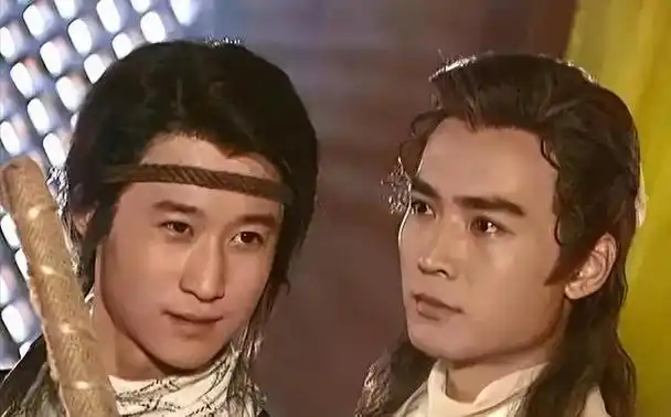 1999年,吴京与古装男神焦恩俊合作了《小李飞刀》.