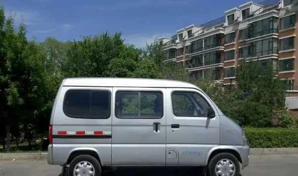 出租新款面包车,带导航,拉人,拉货,价格低廉