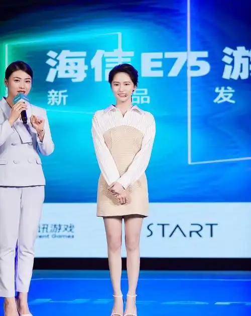 成果身材也太好了吧!穿jk裙就秀出"a字腿",这才是头号腿精