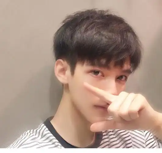 超级新品 网红男生假发短卷中分斜齐刘海学生韩版逼真帅气蓬松自然整