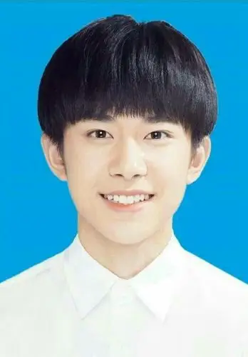 tfboys分享170211最强p图证件照千玺粉丝喊你来收图啦