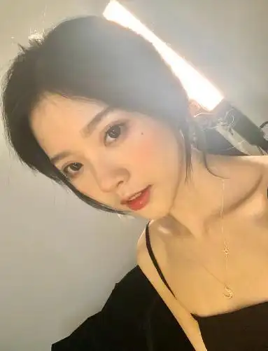 春节彭十六晒美照拿旧照片敷衍大家粉丝却集体真香