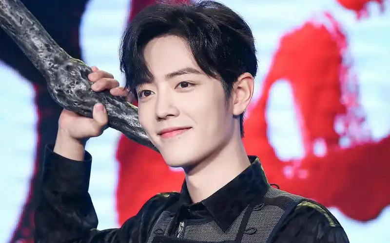 把粉丝看哭肖战接受专访正式回应近期风波正面回应227事件