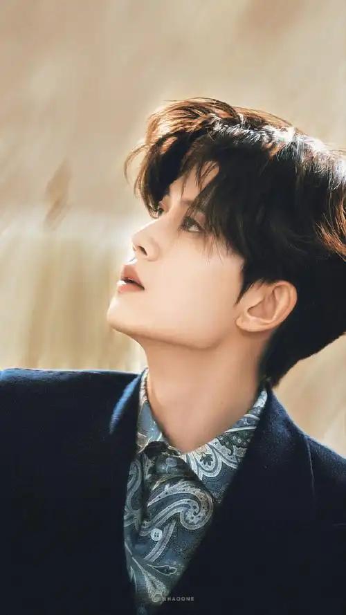 任嘉伦超话神的侧写🤲🏻📱壁纸#任嘉伦