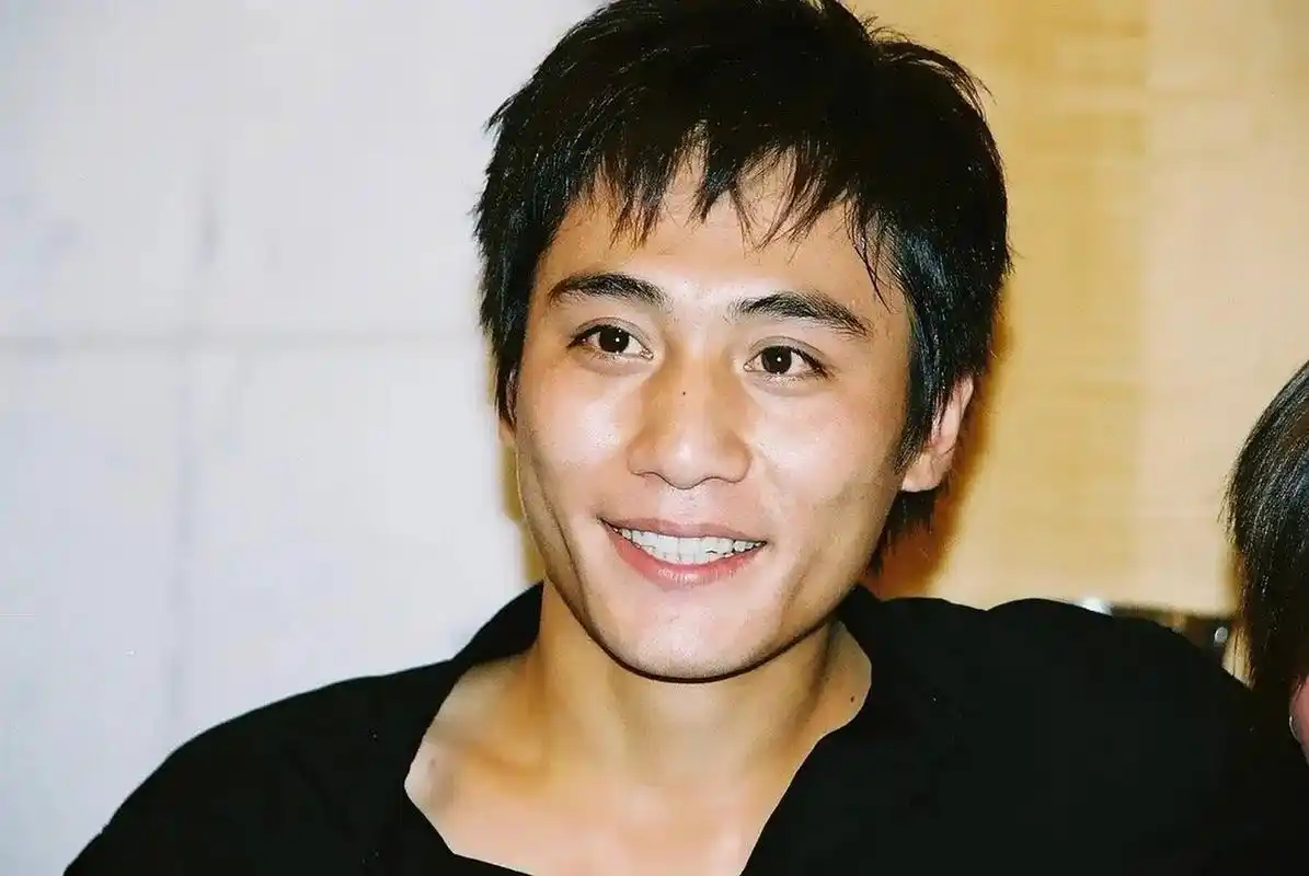 考古刘烨旧照,很帅,很阳光!